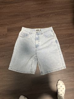 (Category: ) located in . Submitted by simplyreworn (Listing ID 1466659966, Image 1). Description: .