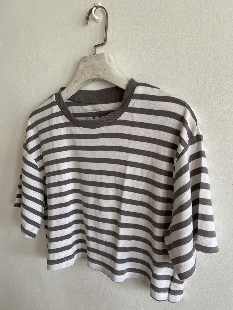 Hanging Crop top (Category: Shirts) located in Ilagan. Submitted by dontmakemebooyou (Listing ID 1466718191, Image 3). Description: Best fit medium size.