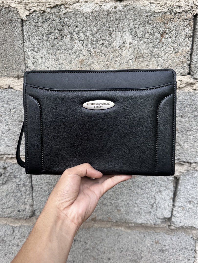 Hardy Amies Cowhide Leather Clutch. (Category: Belt bags, Clutches and Pouches) located in Cagayan de Oro. Submitted by kjcartier26 (Listing ID 1466630072, Image 1). Description: Authentic Hardy Amies Clutch Bag. 🇯🇵✨ - Made of Genuine premium Cowhide leather. .