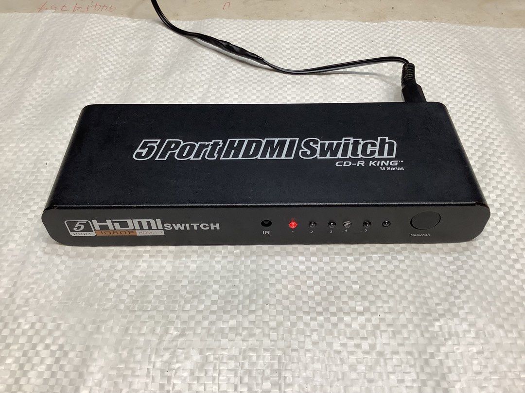 HDMI 5 Channel Digital Switcher 5 input - 1 output (Category: Other Accessories) located in Paranaque City. Submitted by seb_trading (Listing ID 1466629112, Image 1). Description: 5 input & 1 master output 1080p capacity wtih power adaptor CDR king M series working condition last price Paranaque area.