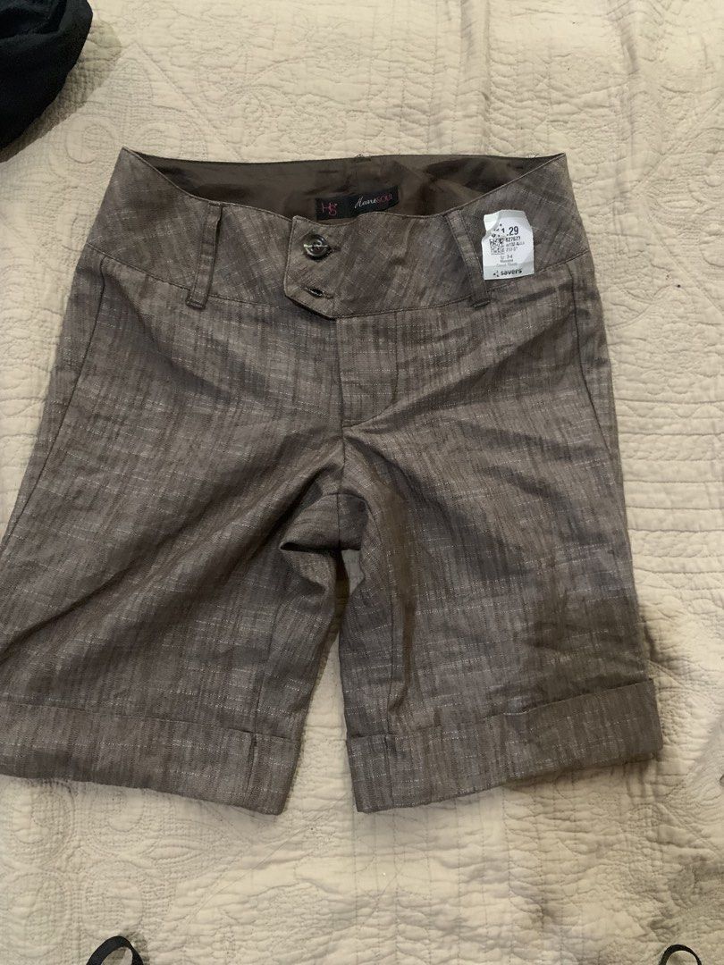 HeartSoul Brown Patterned Cuffed Shorts Size 3-4 (Category: Shorts) located in Manila. Submitted by spaceshop12345 (Listing ID 1466650642, Image 2). Description: - Brand: HeartSoul - Color/Pattern: Brown woven - Condition: Brand new with Savers thrift tag attached - Rise: Mid-rise with belt loops - Closure: Double button - Details: Cuffed hem design - Style: Casual, comfy, and versatile.