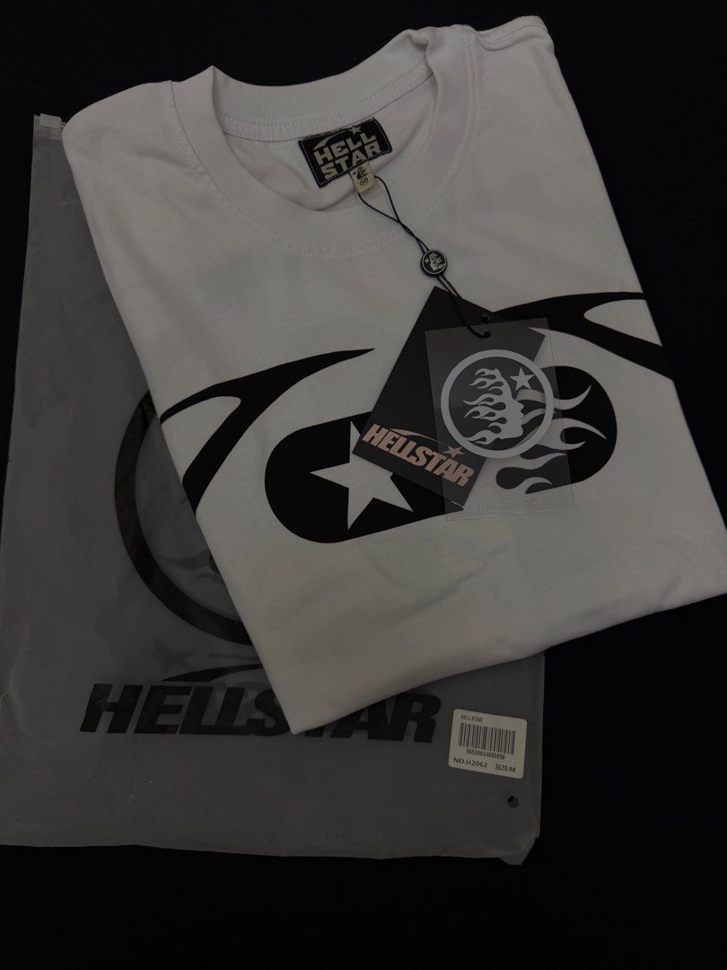 HELLSTAR TEE (Category: Activewear) located in Bandar Hilir. Submitted by cmnteburagas (Listing ID 1466750436, Image 3). Description: PIT 23 LABUH 28 BELI TAK PAKAI COMPLETE SET.