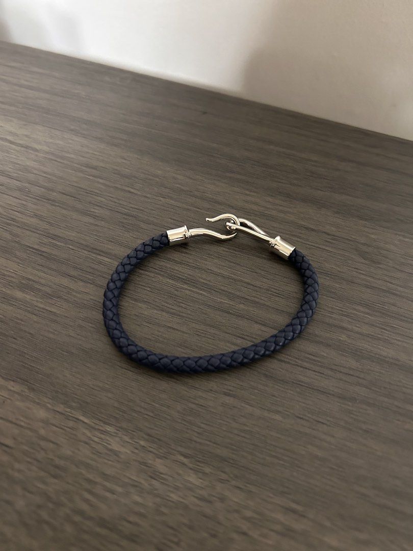 Hermes pre-owned Jumbo braided ( navy blue) (Category: Luxury Accessories) located in Quezon City. Submitted by lunamond (Listing ID 1466716943, Image 3). Description: New Hermes pre-owned jumbo braided navy blue , classic design fits for unisex.