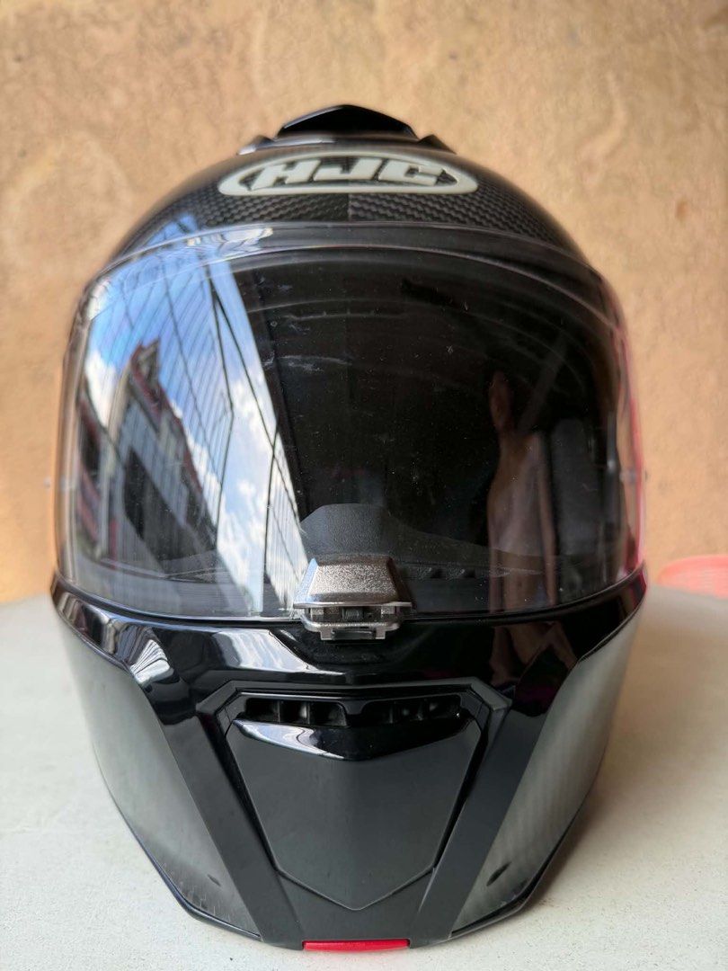 HJC RPHA 11 Motorhelmet (Category: Helmets and other Riding Gears) located in Pasig City. Submitted by charles.sevilla (Listing ID 1466625111, Image 1). Description: Only used 5 times .