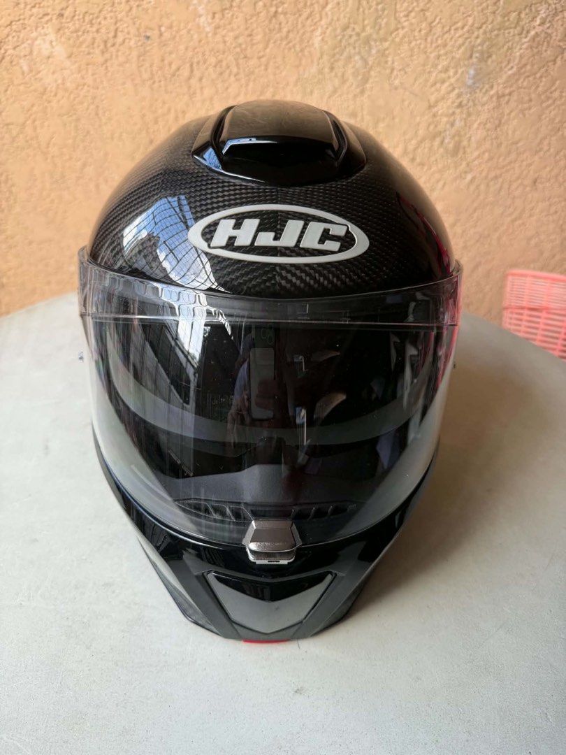 HJC RPHA HELMET (Category: Helmets and other Riding Gears) located in Pasig City. Submitted by charles.sevilla (Listing ID 1466625510, Image 1). Description: Only used 5 times.