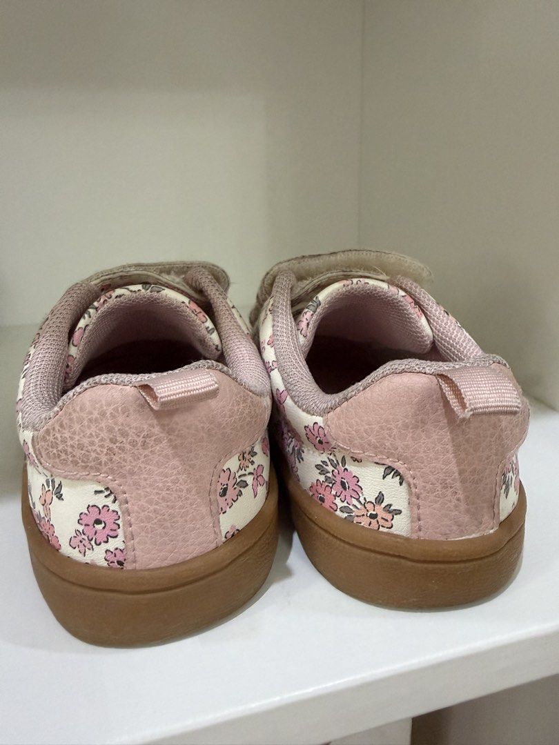 H&M (Category: Babies & Kids Fashion) located in Manila. Submitted by mommyknowsbest (Listing ID 1466614289, Image 3). Description: 100% Authentic Size: 20/21 Condition: 10/10 Needs a little cleaning lang RFS: Outgrown Price: P 220+ SF MOP: BDO, BPI or GCash.