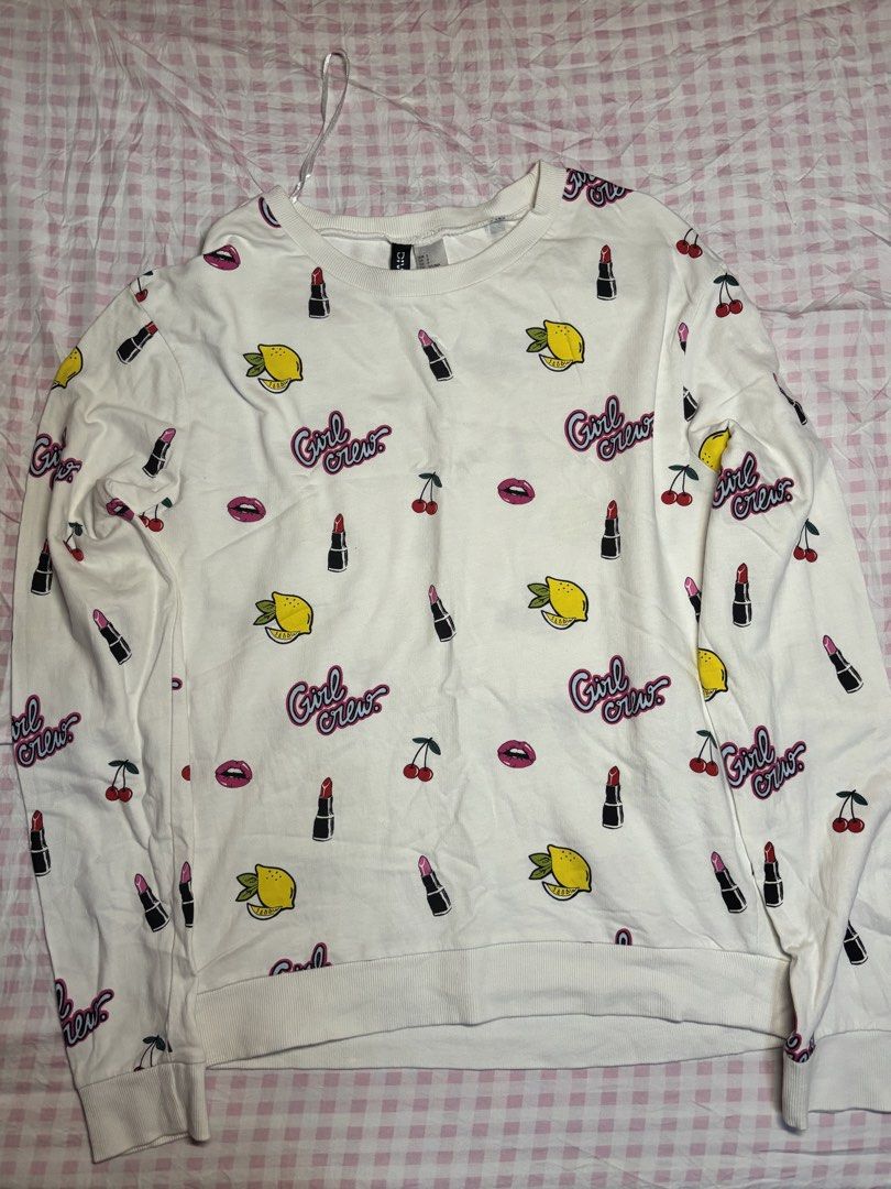 H&M Cool Crew Sweater (Category: Longsleeves) located in San Juan City. Submitted by angel_aura_archive (Listing ID 1466646209, Image 2). Description: - Worn twice - All of the details are here n po so pls matuto po magbasa and no to low bailers!! I can give discount if marami po kukunin. They are not from ukay and they are from my personal collection from my closet (purpose is to declutter)..