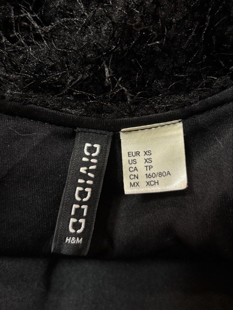 H&M Divided Fur Jacket (Category: Coats, Jackets and Outerwear) located in Marikina City. Submitted by thrifty_trinkets_by_anais (Listing ID 1466770185, Image 2). Description: 🌸 Selling own preloved/brand new items for less - EVERYTHING is negotiable as long as REASONABLE in price 🤗 🙏🏻 Please also check my account for more marked down items 🫶 📍Marikina near S&R/Uniqlo 💳 Maribank/Maya/Gcash 🏍️ Grab/Lalamove/J&T (by schedule) 🗓️ Offers/Res