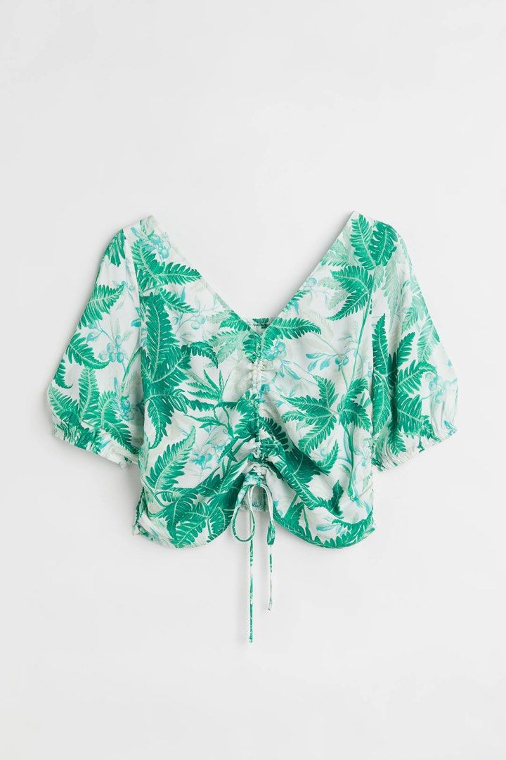 H&M GATHERED TOP (Category: Blouses) located in Quezon City. Submitted by soldbypam (Listing ID 1466605960, Image 1). Description: Washed but never worn Bought for ₱990 Photos in all angles already posted to avoid asking for more “actual pics” No when worn I do not respond to low ballers.