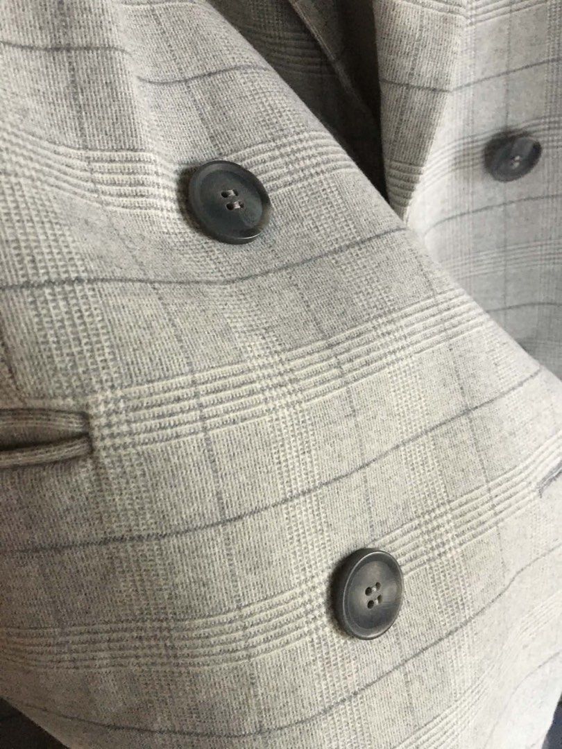 H&M Grey Plaid Double Breasted Blazer Size M (Category: Coats, Jackets and Outerwear) located in Manila. Submitted by rshay (Listing ID 1466724511, Image 3). Description: H&M double breasted blazer in grey with a plaid pattern. Size M, EUR M, CN 165/96A. Dark buttons down the front and pockets on each side. Fully lined interior. Oversized can fit up to XL.