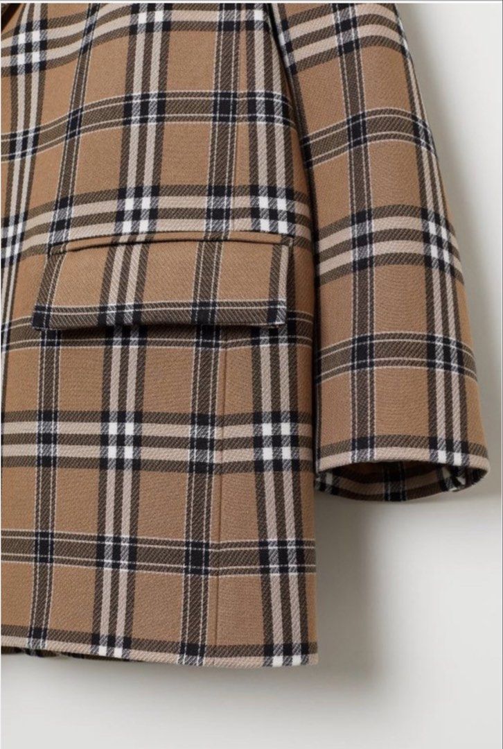 H&M PLAID OVERSIZED BLAZER/COAT (Category: Coats, Jackets and Outerwear) located in Antipolo. Submitted by prettymomma_ (Listing ID 1466707847, Image 3). Description: H&M PLAID BROWN OVERSIZED COAT | BURBERRY CHECK PRINT ₱2,500 (negotiable) Please read full description before buying ☻ ☻ Fits: S-L | Tag: US 4 (S) ☻ H&M Brand | Retails for ₱4,490 ☻ 10/10 Excellent condition ☻ NO stains, tears, marks ☻ Meant to fit oversized ☻ Worn once We do not to
