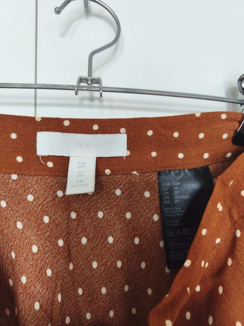 H&M Rust Polka Dot Skirt Midi (Category: Skirts) located in Manila. Submitted by smilefashion08 (Listing ID 1466574780, Image 2). Description: Original H&M.