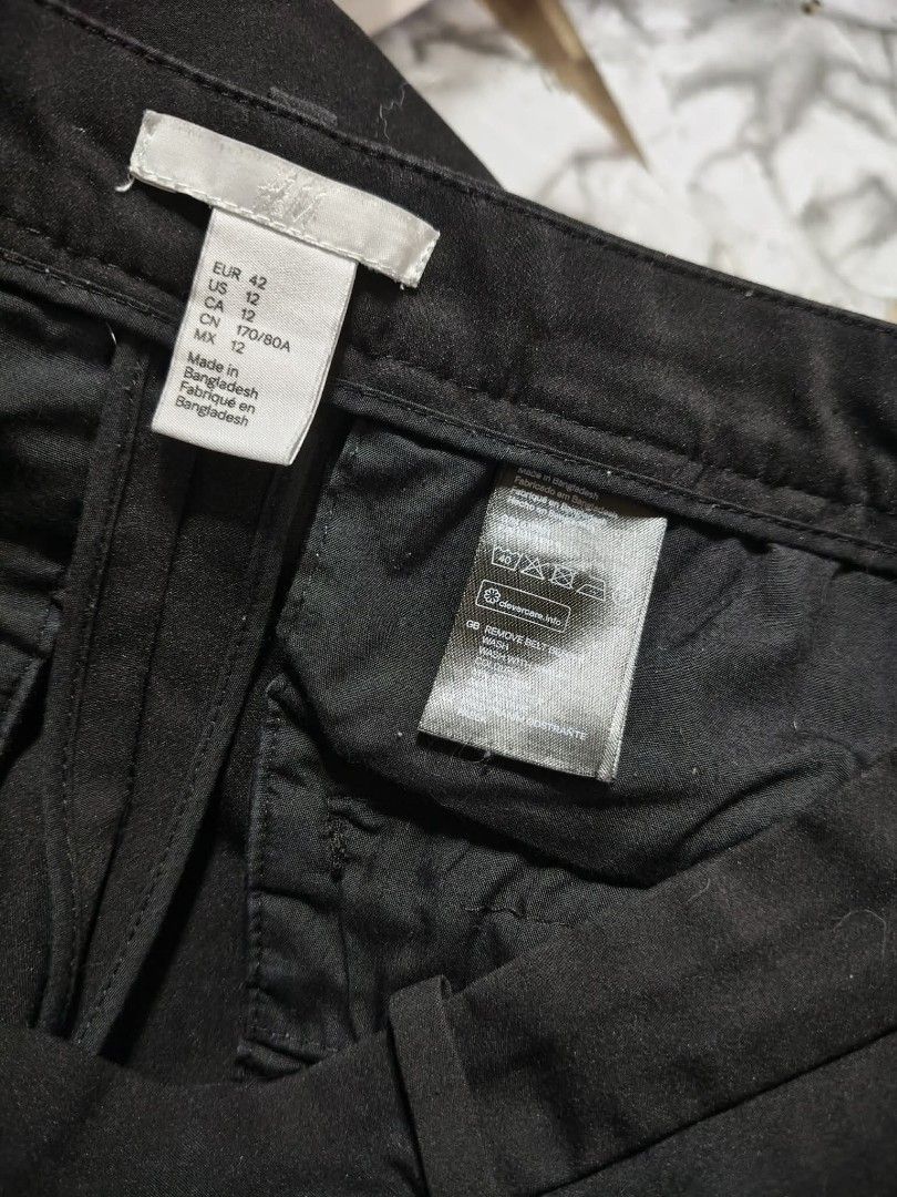 H&M TROUSER BLACK PANTS 34-36 (Category: Trousers) located in Quezon City. Submitted by ahyazheabea (Listing ID 1466699682, Image 3). Description: .