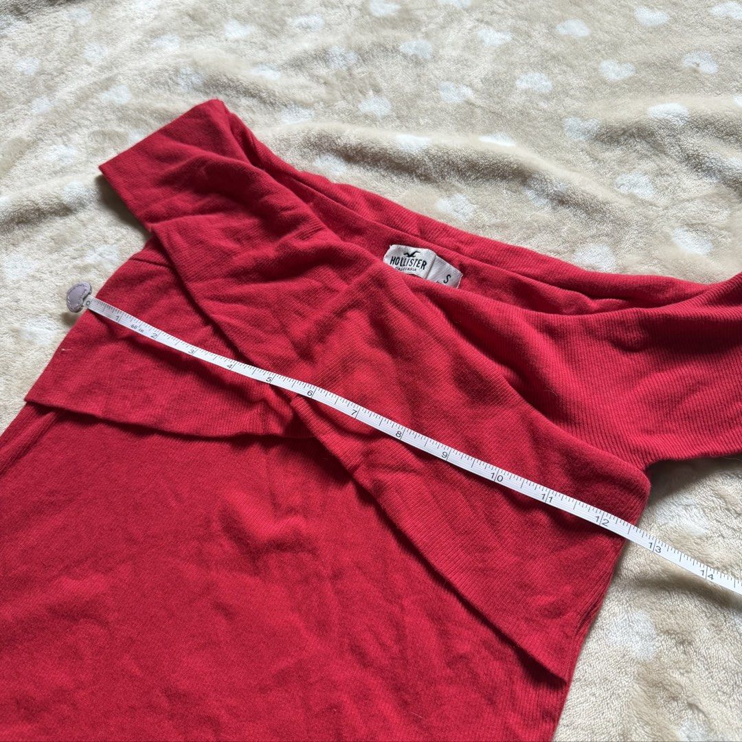 Hollister (Category: Others Tops) located in Manila. Submitted by shefindshope (Listing ID 1466625641, Image 3). Description: .
