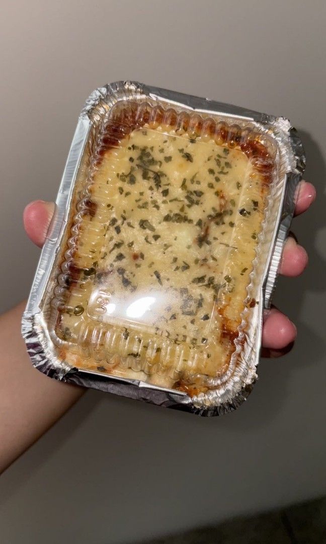 HOMEMADE CHEESY LASAGNA (Category: Homemade Bakes) located in Manila. Submitted by dianne0207 (Listing ID 1466675992, Image 2). Description: 🍝 HOMEMADE CHEESY LASAGNA 🧀❤️ Cheesy • Meaty • Creamy • Baked Fresh! Perfect for family meals, gatherings, or simply satisfying your lasagna cravings! 😋 ✨ AVAILABLE FOR PRE-ORDER ✨ 🥡 Small Tray (3 × 4 in) — ₱120 👨‍👩‍👧‍👦 Family Tray (7.5 × 7.5 in) — ₱720 🚚 DELIVERY THIS COMING SUNDAY 📌 Pre-order to 
