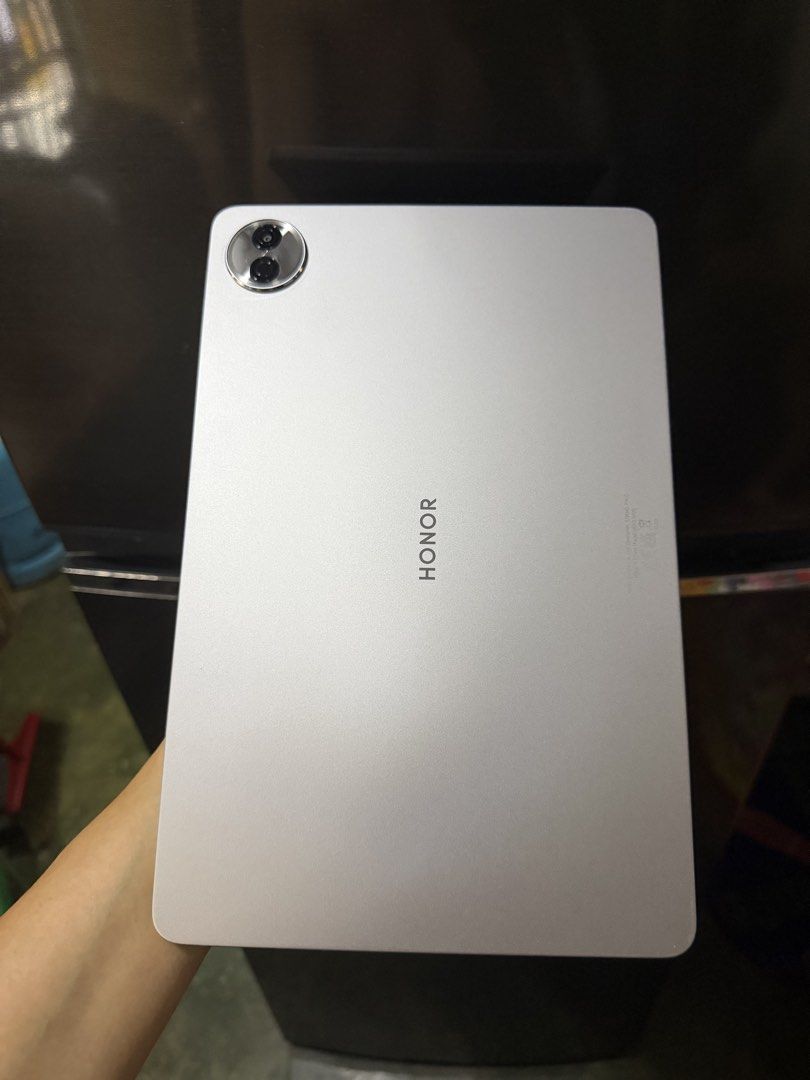Honor Tablet with Keyboard Case (Category: Android) located in Quezon City. Submitted by dawnsanityy (Listing ID 1466672620, Image 2). Description: For Sale Only‼️ HONOR PAD 10 ₱ 14,895 Gray 8gb ram / 256gb Rom Barely Used Pristine Condition! NTC Approved / Local Purchased! No History of Repair! INCLUSION'S UNIT SMART BLUETOOTH KEYBOARD 📍QUEZON CITY 📍WALTERMART MUNOZ / PICK UP.