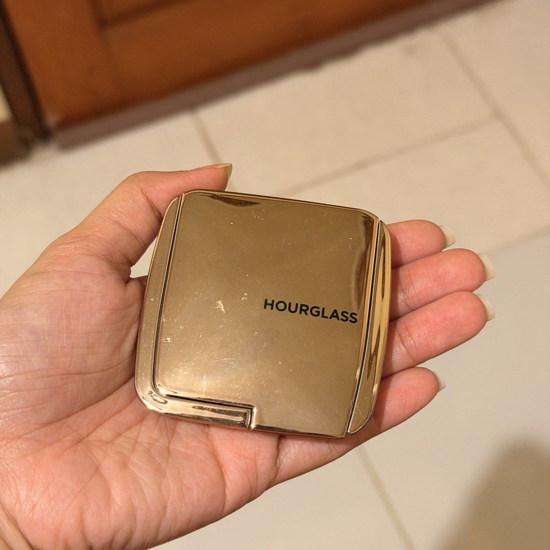 Hourglass Blush Mood Exposure (Full Size) (Category: Makeup) located in Meycauayan. Submitted by mcpinto (Listing ID 1466770129, Image 2). Description: Rarely used, bought from Sephora.