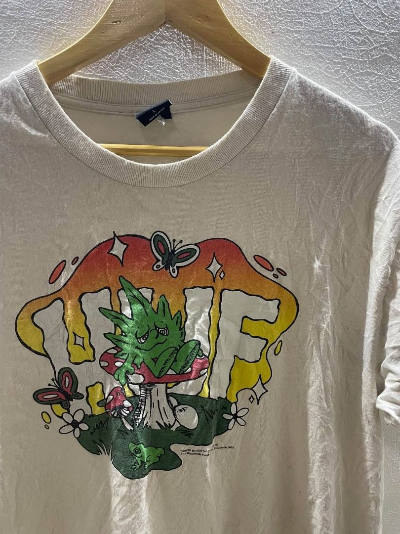 HUF X GREEBUDDY (Category: Tshirts & Polo Shirts ) located in Caloocan City. Submitted by j3ngsanity (Listing ID 1466708332, Image 2). Description: ISSUE : MIN CRACK PRINTS / NEED WASH MIN YELLOW STAIN DIMES : 21x27 LARGE BEST FIT.