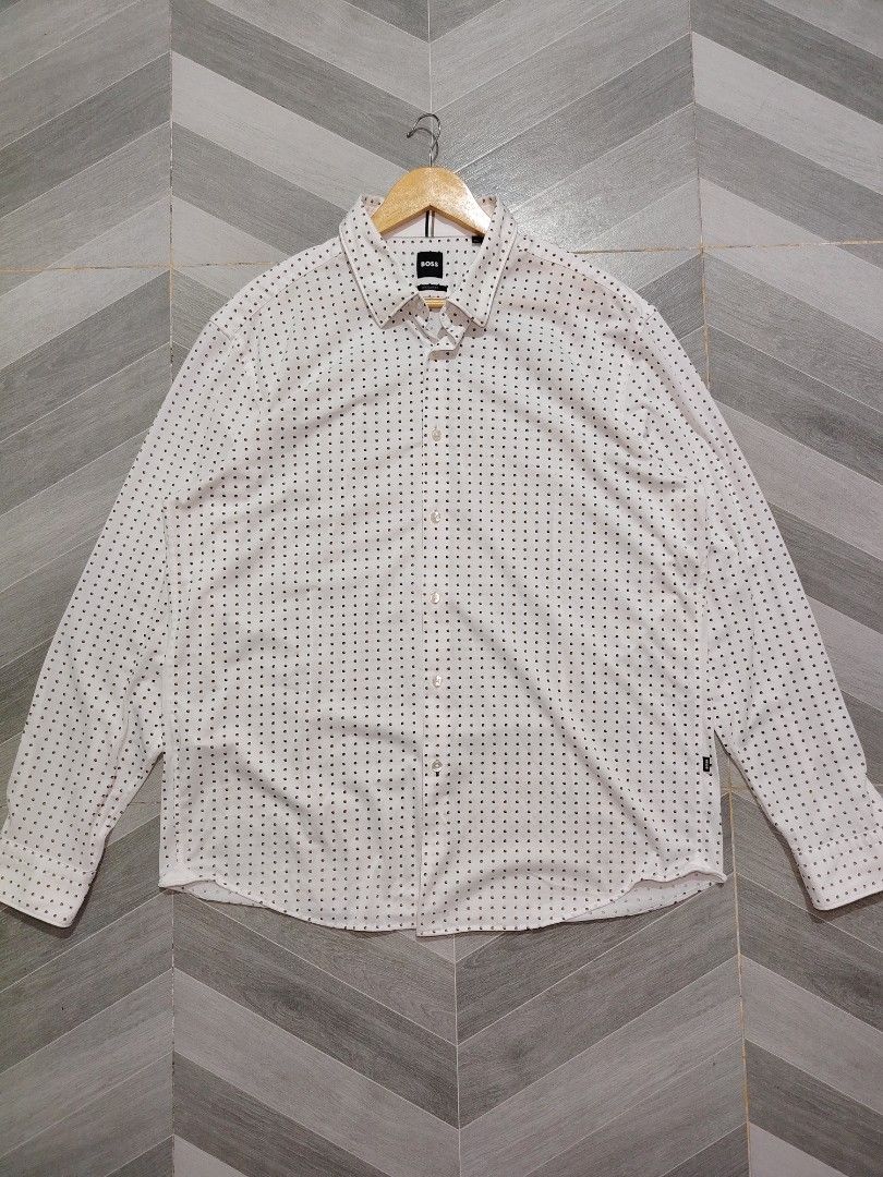 Hugo Boss Buttondown Longsleeve (Category: Tshirts & Polo Shirts ) located in Polomolok. Submitted by urfindsph (Listing ID 1466615352, Image 1). Description: Hugo Boss Longsleeve Buttondown Like new Dimes 24x30 No issue Pm sir.
