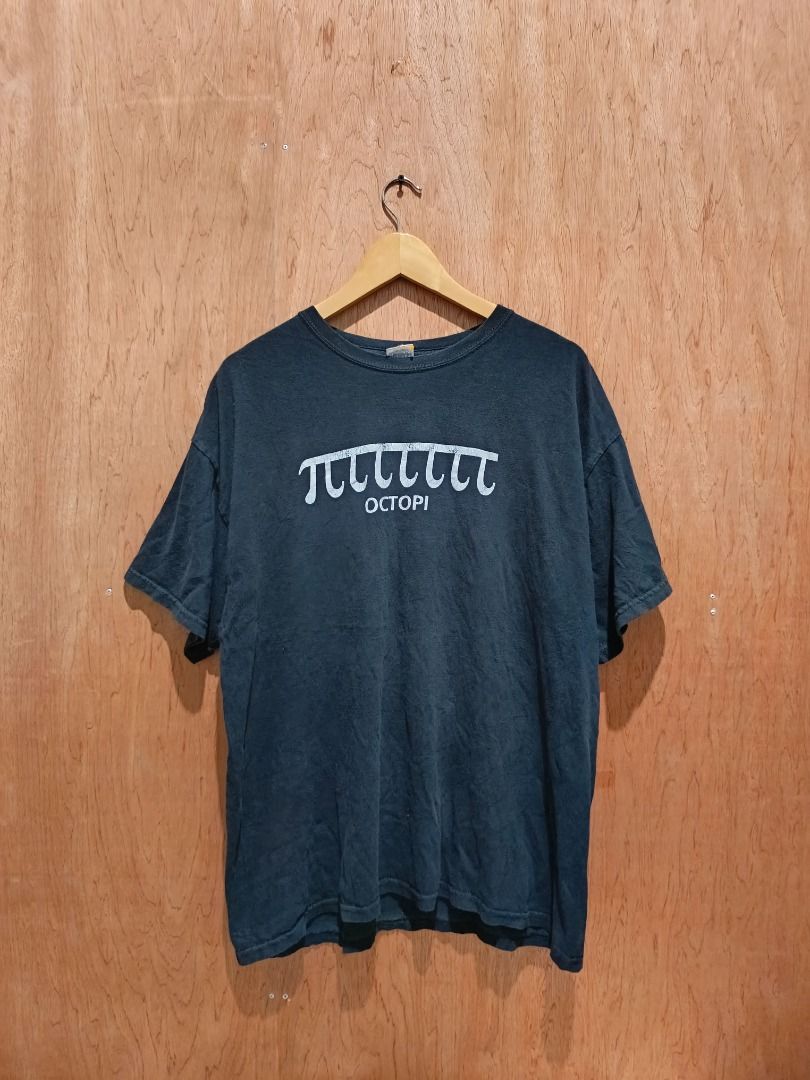 Humor y2k tee (Category: Tshirts & Polo Shirts ) located in Davao. Submitted by plan-b (Listing ID 1466666914, Image 1). Description: Size - XL Color rate - 9/10 Gildan tag.