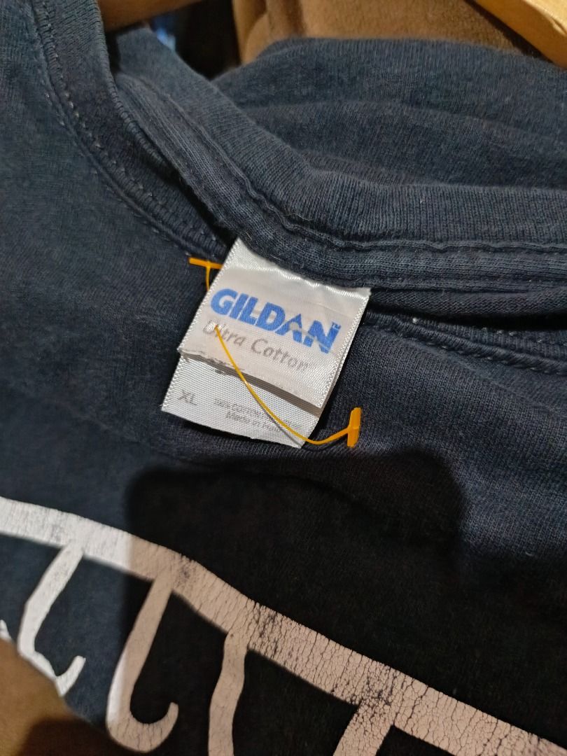 Humor y2k tee (Category: Tshirts & Polo Shirts ) located in Davao. Submitted by plan-b (Listing ID 1466666914, Image 3). Description: Size - XL Color rate - 9/10 Gildan tag.