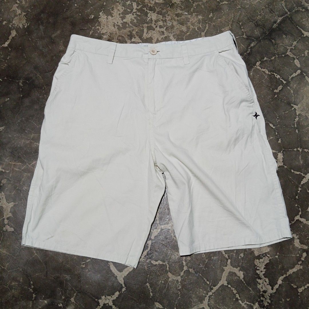Hurley 2010s Flat Front Chino Shorts (34) (Category: Shorts) located in Davao. Submitted by sangkalamsthrift88 (Listing ID 1466707328, Image 1). Description: .