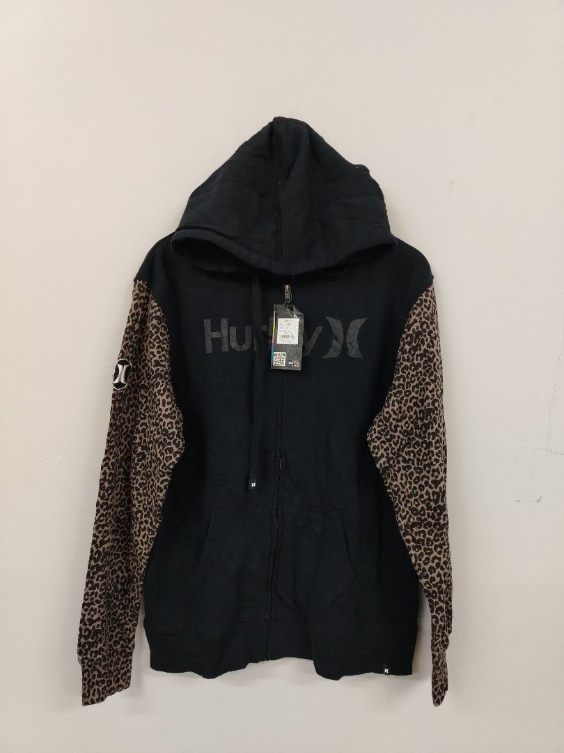 Hurley leopard swearshirt (Category: Coats, Jackets and Outerwear) located in Angeles City. Submitted by angelcloset141989 (Listing ID 1466612790, Image 1). Description: Width : 23 Length : 28 XL.