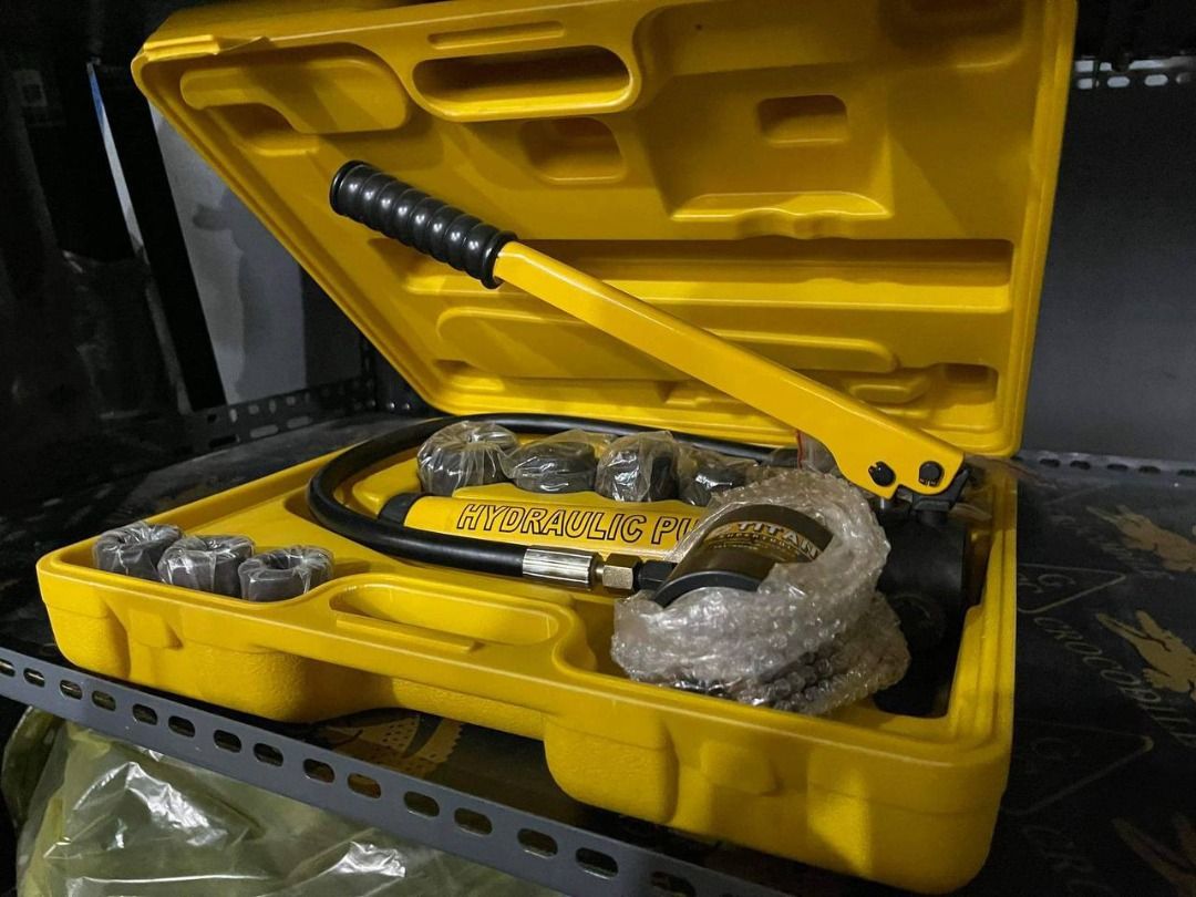 Hydraulic Knockout Punch Set Specs: 1/2 - 2” (Category: Everything Else Others) located in Manila. Submitted by 09171479278_elsie. (Listing ID 1466578540, Image 1). Description: Hydraulic Knockout Punch Set Specs: 1/2 - 2”.