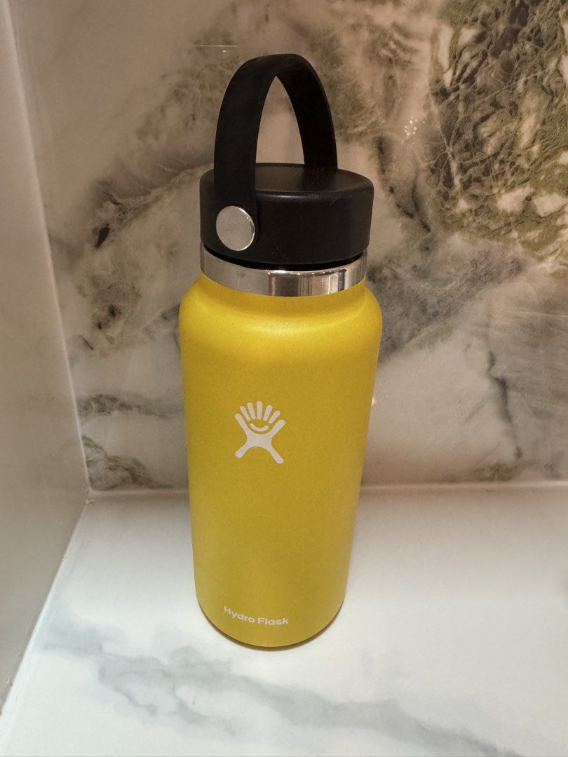 Hydro Flask 32 oz sunflower (Category: Water Bottles & Tumblers) located in Quezon City. Submitted by prelovedsaleitems (Listing ID 1466633564, Image 2). Description: .