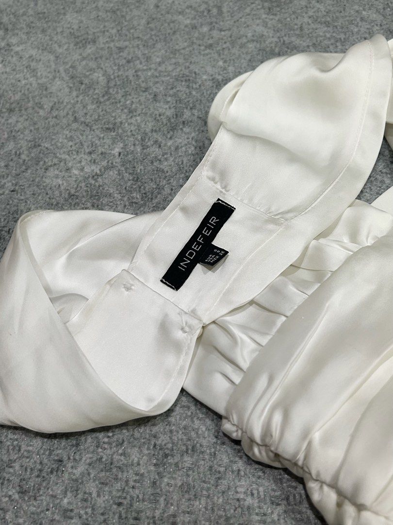 Indefeir Dainty Backless Plunge Top (Category: Others Tops) located in Balanga. Submitted by shenanigansph (Listing ID 1466571560, Image 3). Description: size: medium to large condition: 10/10 flaws: n/a rfs: decluttering 𝘊𝘖𝘓𝘖𝘙 𝘔𝘈𝘠 𝘝𝘈𝘙𝘠 𝘚𝘓𝘐𝘎𝘏𝘛𝘓𝘠 𝘋𝘜𝘌 𝘛𝘖 𝘓𝘐𝘎𝘏𝘛𝘐𝘕𝘎 🪩.