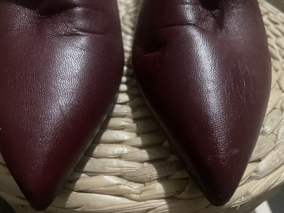 INNIIU Catwalk Slip On Boots Deep Red Stretch (Category: Boots) located in Batangas. Submitted by norskieshoppe (Listing ID 1466685775, Image 3). Description: Sz 7 leather.