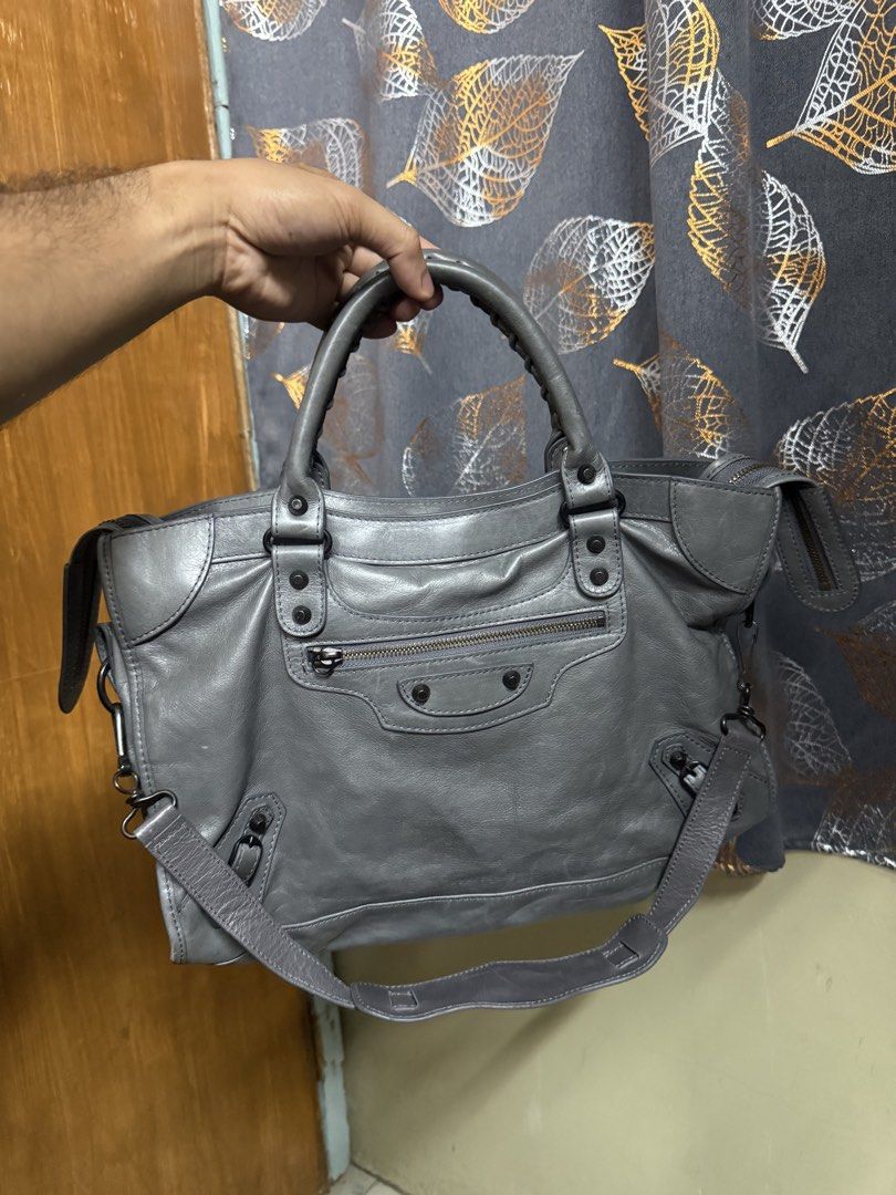 Inspo Balen (Category: Shoulder Bags) located in Cagayan de Oro. Submitted by negosyantesibengineer (Listing ID 1466689393, Image 1). Description: .