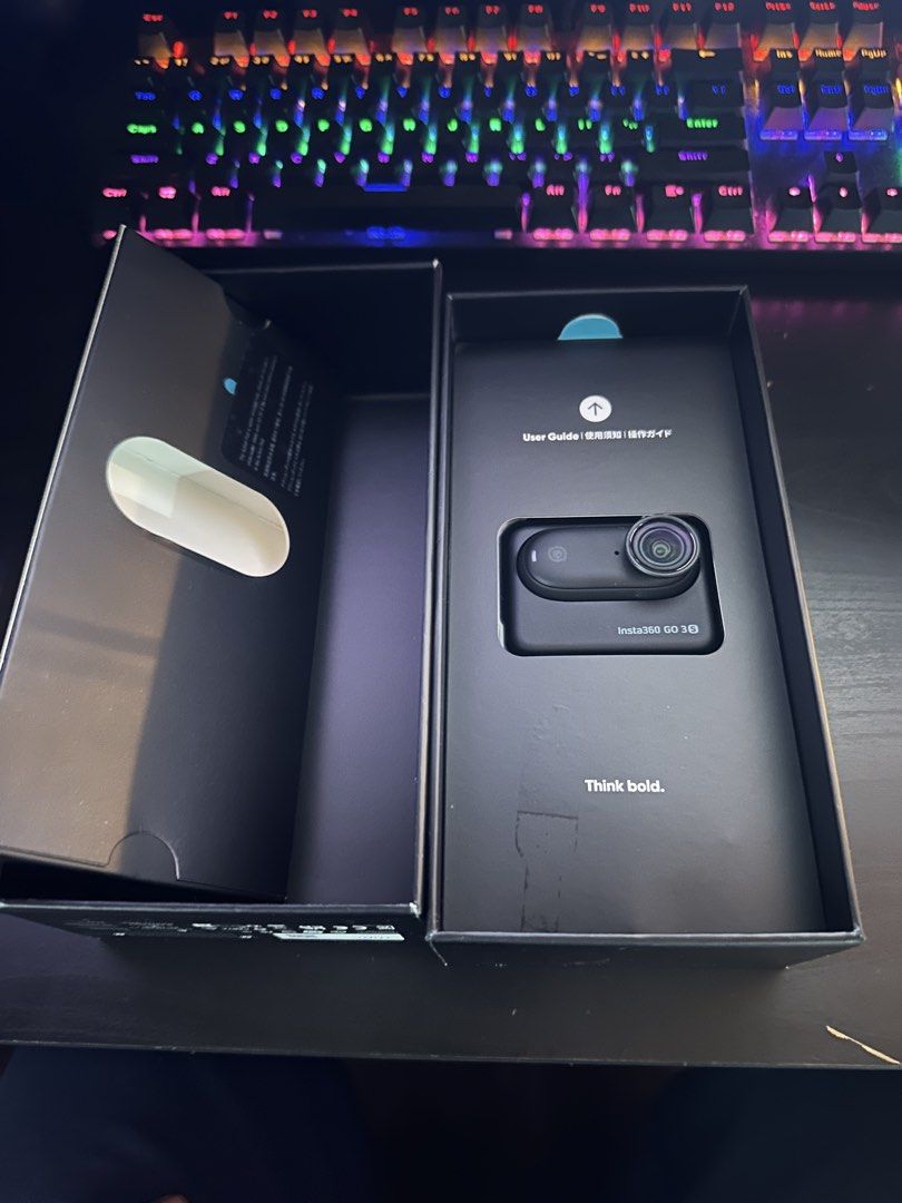 Insta360 GO 3s (Category: Cameras) located in Quezon City. Submitted by edgardericrecina (Listing ID 1466649200, Image 3). Description: Insta360 GO 3S Used once - Good as new Complete with box and stickers, and all accessories: - Charge Cable - Lens Guard - Magnet Pendant - Easy Clip - Pivot Stand Minor issue: Small stain on the Magnet Pendant Bought 2025 Can send close up videos upon inquiry NEGOTIABLE.
