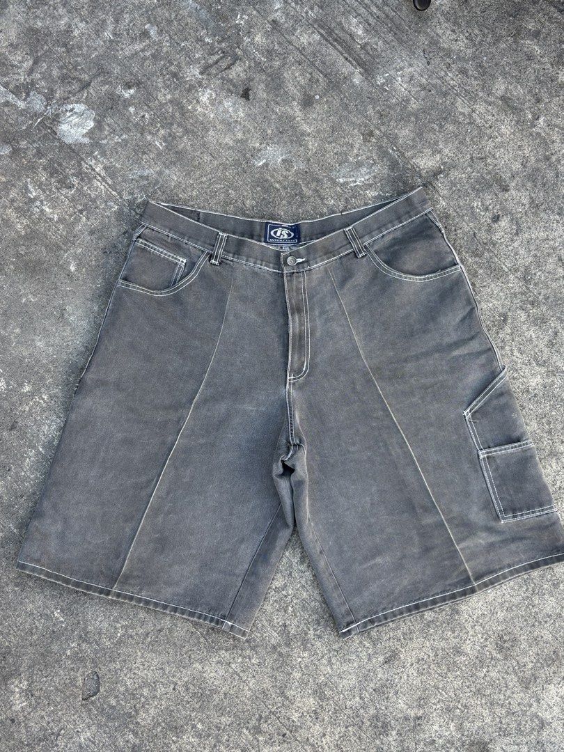 Interstate Carpenter Jorts 1993 (Category: Shorts) located in Manila. Submitted by luxstreetwearzcasual (Listing ID 1466702401, Image 1). Description: 40” waist 26” length 15” hem Shiny denim inside Crispy pa tela.