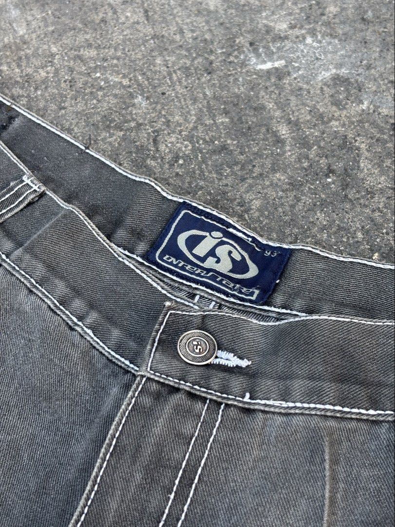 Interstate Carpenter Jorts 1993 (Category: Shorts) located in Manila. Submitted by luxstreetwearzcasual (Listing ID 1466702401, Image 2). Description: 40” waist 26” length 15” hem Shiny denim inside Crispy pa tela.