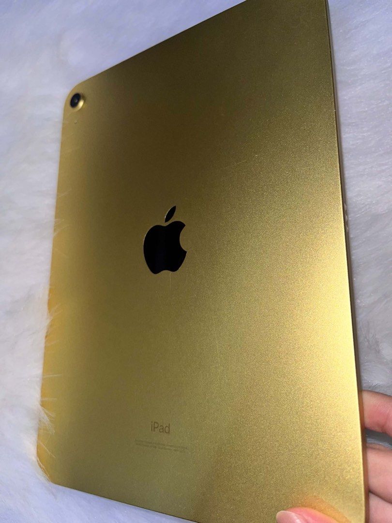 IPad 10th Gen 64gb (Category: iPad) located in Bocaue. Submitted by vanessaolmedo (Listing ID 1466603203, Image 2). Description: Good as new No issues at all Bought last year March 30 Complete inclusions With charger, case, box and receipt Wifi .
