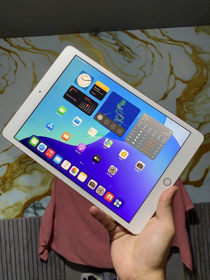 ipad 7th gen RUSH SALE‼️ (Category: iPad) located in Manila. Submitted by rohan.gadgets (Listing ID 1466594316, Image 3). Description: For sale or swap my ipad 7th generation 32gb all goods condition makinis at pwede sa maarte. color: rose gold ✅Wifi ✅true tone ✅battery life makunat ✅Touch ID working Kasama na new cord. Meet up location: Around metro manila. open for cod sa malalayo.