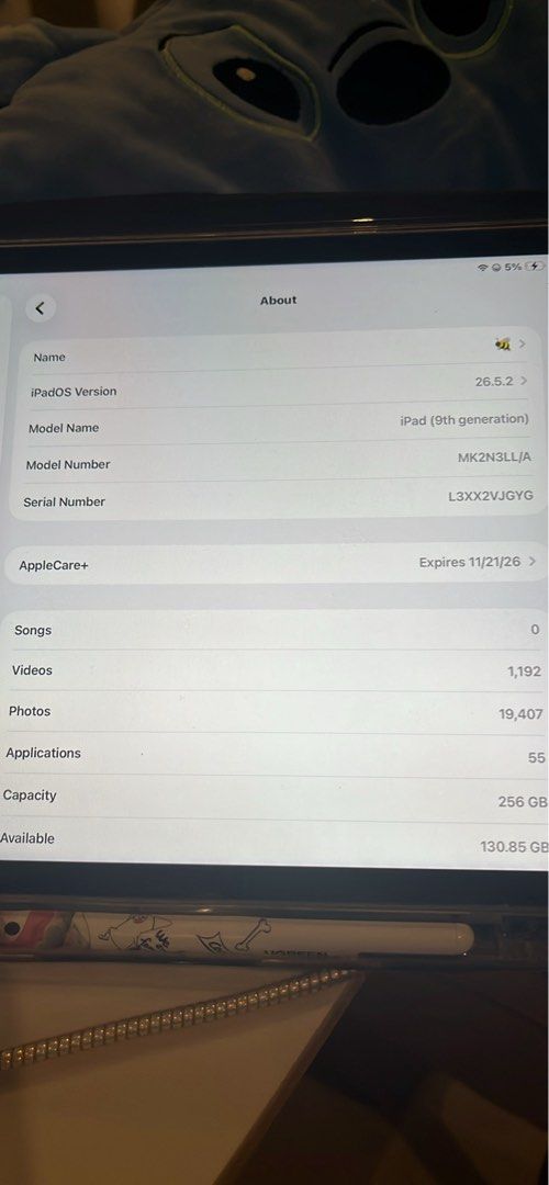 Ipad 9th Gen 256GB NO ISSUE (Category: iPad) located in Manila. Submitted by va3nz (Listing ID 1466641831, Image 3). Description: - Model: Apple iPad 9th Generation - Storage: 256GB - Condition: Pre-owned, well-maintained with clear protective case and stylus - Features: Clear display, customized aesthetic layout - Meetup Locations: Guadalupe, Makati City or Market! Market!, BGC.