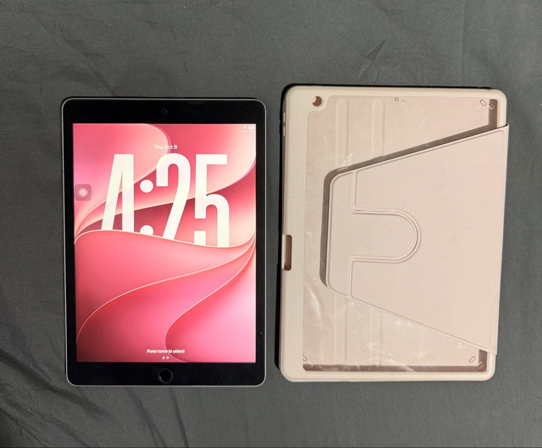 iPad 9th Gen 64Gb Wi-Fi (Category: iPad) located in Caloocan City. Submitted by bon183 (Listing ID 1464469749, Image 1). Description: For sale only iPad 9th Gen 64Gb Wi-Fi •Updated to ios 27 latest •True tone & Touch ID working •Excellent battery life, check all you want with case, tempered glass. Location: South caloocan No more lastprice..