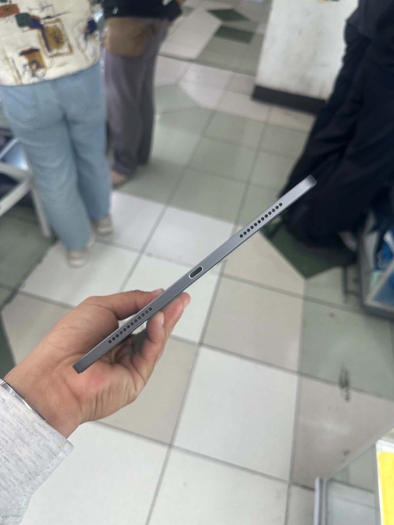 Ipad Air 4 256GB Wifi only no issues 99% smooth (Category: iPad) located in San Juan City. Submitted by najihahtelecomshop2018 (Listing ID 1466725347, Image 2). Description: Legit Store | Original unit FOR SALE | TRADE / SWAP ▫️INSTALLMENT thru: 🔸Credit Card (straight / installment) 🔸Ggives / Gcredit + 6% interest 🔸Spay Later + 6% interest (RFS: Buy and Sell any kinds of Gadgets) Description: Ipad Air 4 256GB Wifi only No hidden Issues No hist