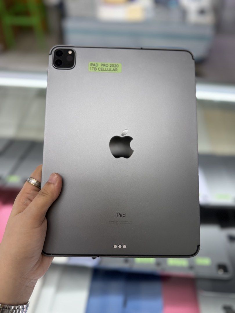 Ipad Pro 2020 1tb Wifi + cellular no issues 11' inch openline (Category: iPad) located in San Juan City. Submitted by najihahtelecomshop2018 (Listing ID 1466572324, Image 1). Description: Legit Store | Original unit FOR SALE | TRADE / SWAP ▫️INSTALLMENT thru: 🔸Credit Card (straight / installment) 🔸Ggives / Gcredit + 6% interest 🔸Spay Later + 6% interest (RFS: Buy and Sell any kinds of Gadgets) Description: Ipad Pro 2020 1TB ( other GB are also