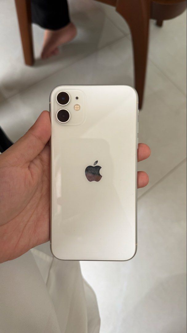 Iphone 11 128gb (Category: iPhone 11 Series) located in Iligan City. Submitted by maetamina (Listing ID 1466674605, Image 1). Description: FOR SALE: iPhone 11 (White, 128GB) 💗 White | 128GB 🔋 70% Battery Health 📱 Face ID not working 📱 LCD replaced (not-original), blurry display with white lines ✅ Other functions working (if applicable) 💸 Price: ₱8,000 negotiable 📍 Iligan City RFS: Upgrade Slightly negotiable for sure buyers. PM for more det