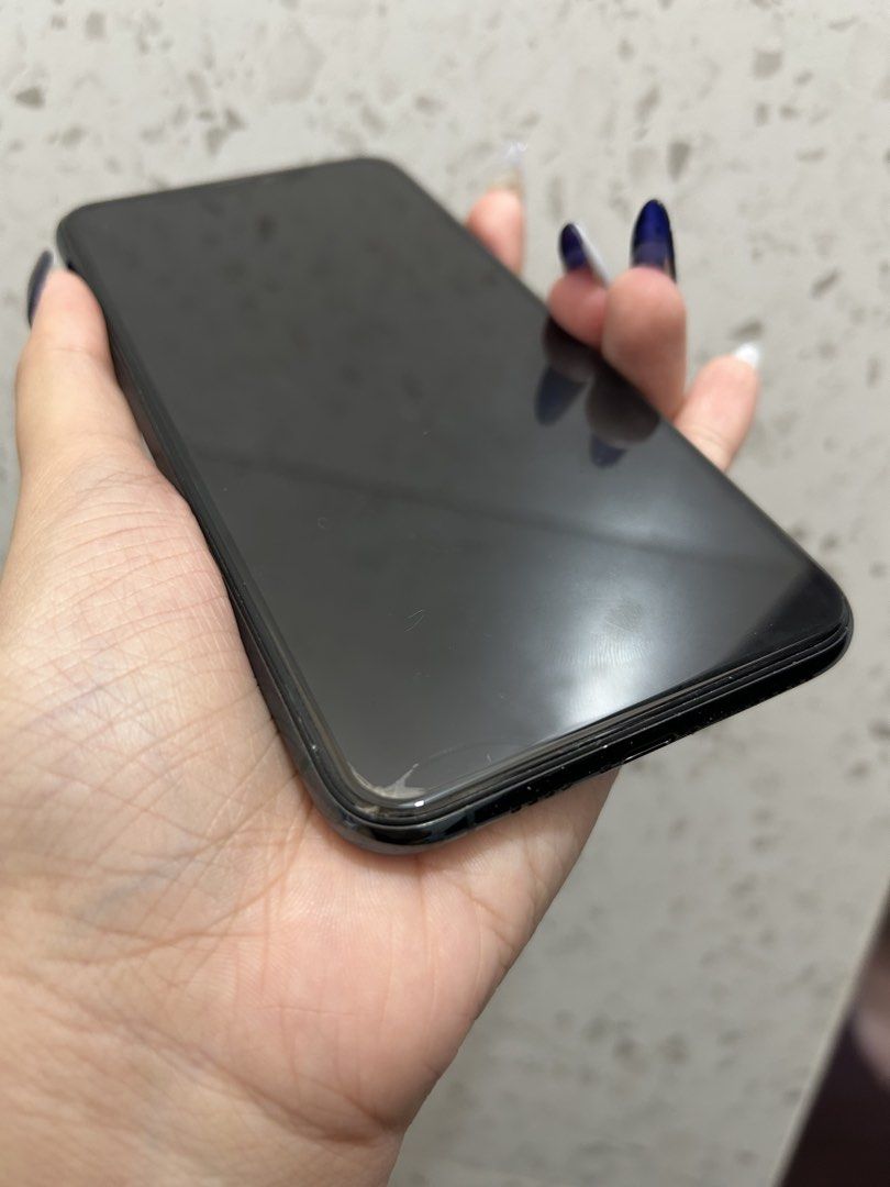 Iphone 11 Pro Max 256gb (Category: iPhone 11 Series) located in Manila. Submitted by sav.whotf (Listing ID 1466764802, Image 2). Description: IPHONE 11 PRO MAX 256GB (Midnight Green) no history of repair! 100% smooth & all working! ₱10.5k only hongkong variant no sim restrictions 71% battery health (still reliable & decent BH since orig) unit & case only only issue: minimal crack sa lower left screen (not noticeable especially pag naka dark mode)