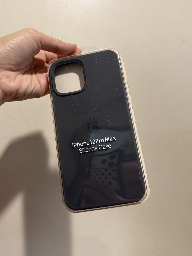 iPhone 12 Pro Max Case (Category: Cases & Sleeves) located in Pasig City. Submitted by kasshopee (Listing ID 1466620479, Image 3). Description: - Gray and Pink - ₱200 each.