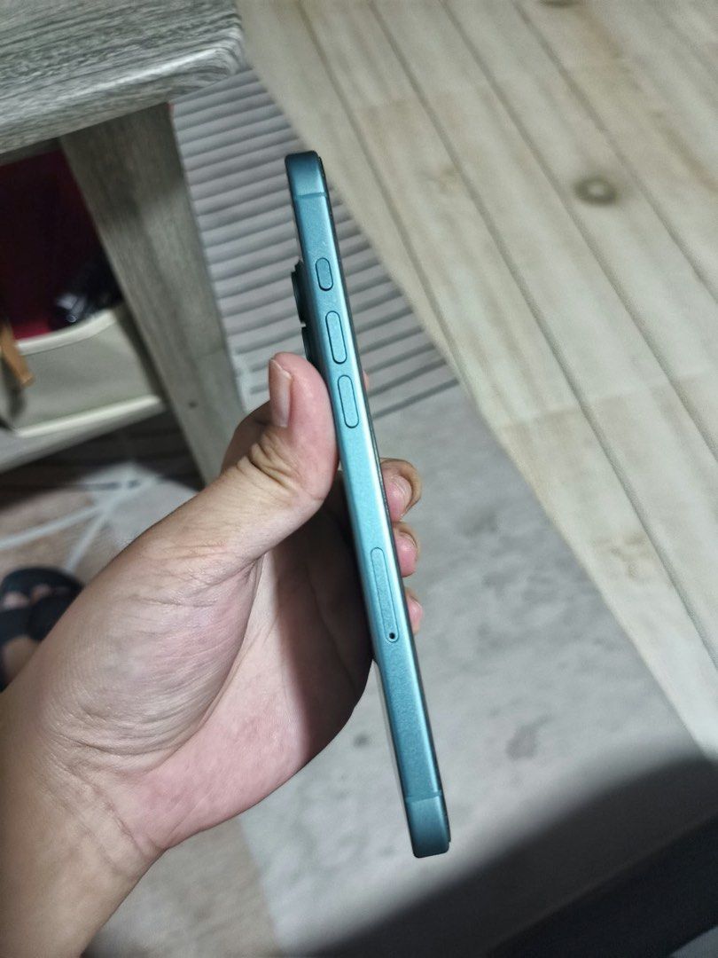 Iphone 16 plus (Category: iPhone 16 Series) located in Quezon City. Submitted by remsantiago20 (Listing ID 1466589098, Image 3). Description: For sale iphone 16 plus Lady owned Makinis pa face talaga, check to sawa. Mag sasawa talaga kakacheck kasi no flaws talaga. Kahit isang gasgas wala! 256GB 95bh 413cc Kunat ng bh neto not bad for more than 1 year na phone. (May secret ako para di mabilis bumaba bh) Complete inclusion (box and charger) and ca