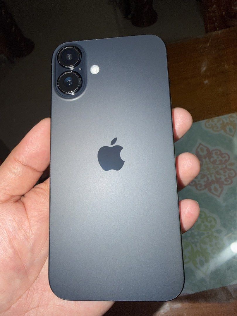 Iphone 16 Plus (Category: iPhone 16 Series) located in Manila. Submitted by coolearth-8089 (Listing ID 1466715864, Image 2). Description: Selling personal Iphone 16 plus 128gb 94% BH No issue No repair See pics for chips on camera Can do meetup Price is negotiable.