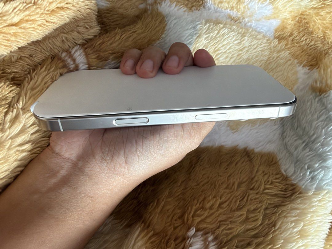 Iphone 16 Pro - 256gb Titanium (Category: iPhone 16 Series) located in Manila. Submitted by silentdog-a39d (Listing ID 1466570377, Image 3). Description: .