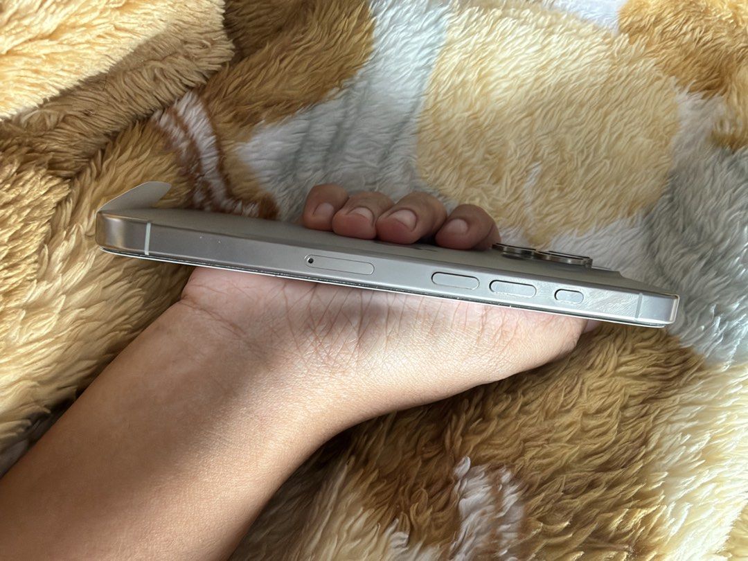Iphone 16 Pro - 256gb Titanium (Category: iPhone 16 Series) located in Manila. Submitted by silentdog-a39d (Listing ID 1466570377, Image 2). Description: .