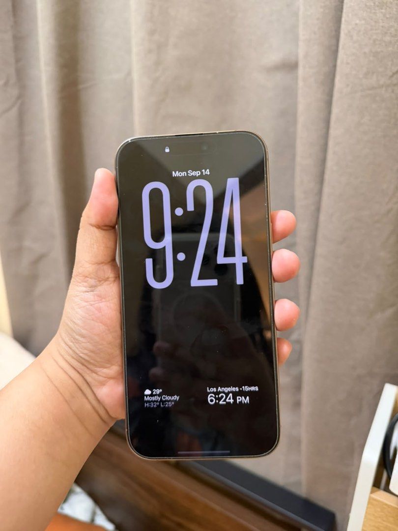 iPhone 16 Pro Max 512gb (Category: iPhone 16 Series) located in Makati City. Submitted by hi_blossom (Listing ID 1466610549, Image 2). Description: No dents/No flaws. Tambak lang sa bahay since nung nag-upgrade ng phone. .