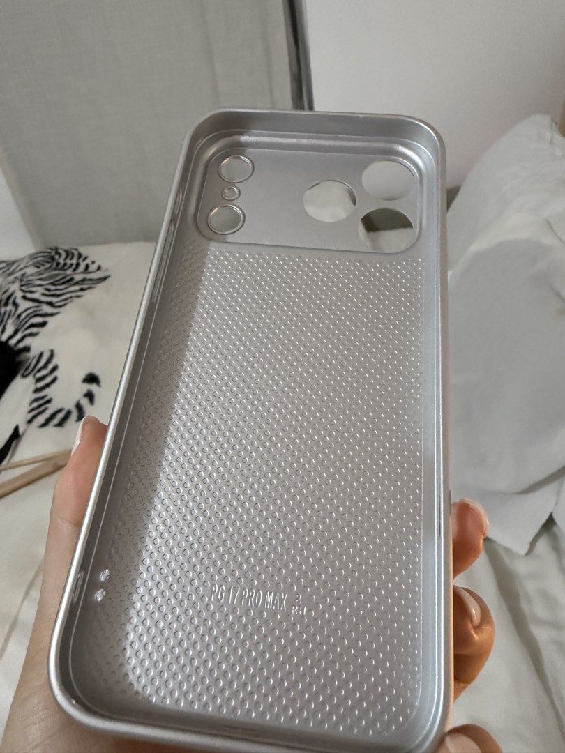 iphone 17 pro max case (Category: Cases & Sleeves) located in Taguig. Submitted by mengxir20193848 (Listing ID 1466675353, Image 2). Description: .